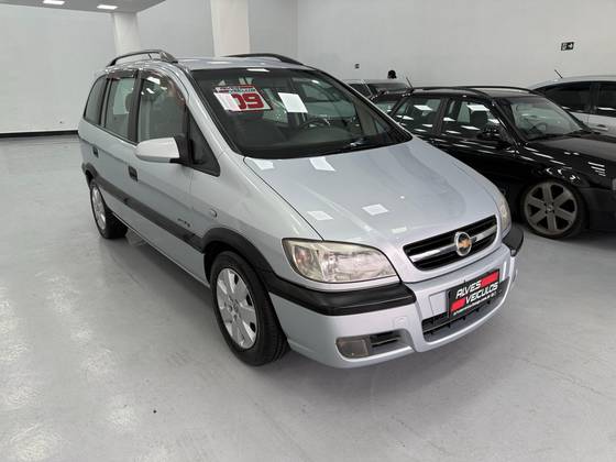 CHEVROLET ZAFIRA 2.0 MPFI COMFORT 8V FLEX 4P MANUAL